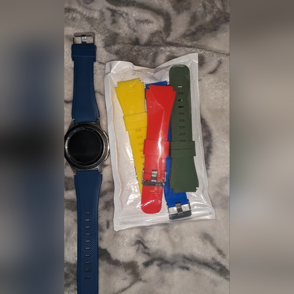 Samsung Galaxy Smartwatch. With accessories - Picture 6 of 7